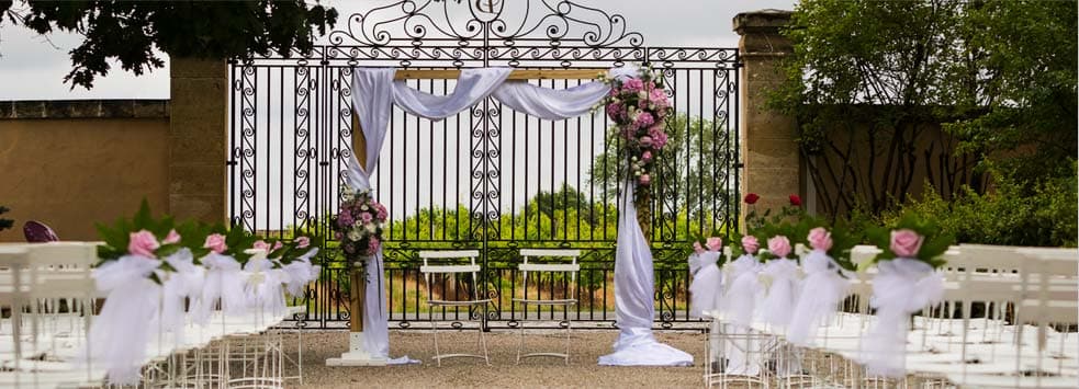 Cérémonie de mariage face aux vignes